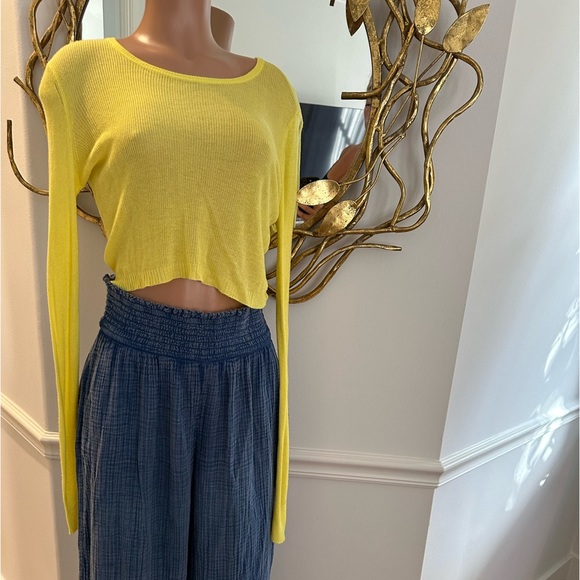 ALICE & OLIVIA long sleeved yellow tee - Picture 3 of 8